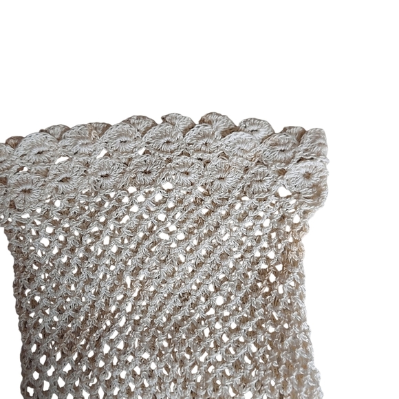 Vintage Ivory Cream Victorian Crochet Lacey Mesh Wrist Length Feminine Gloves - Picture 11 of 16